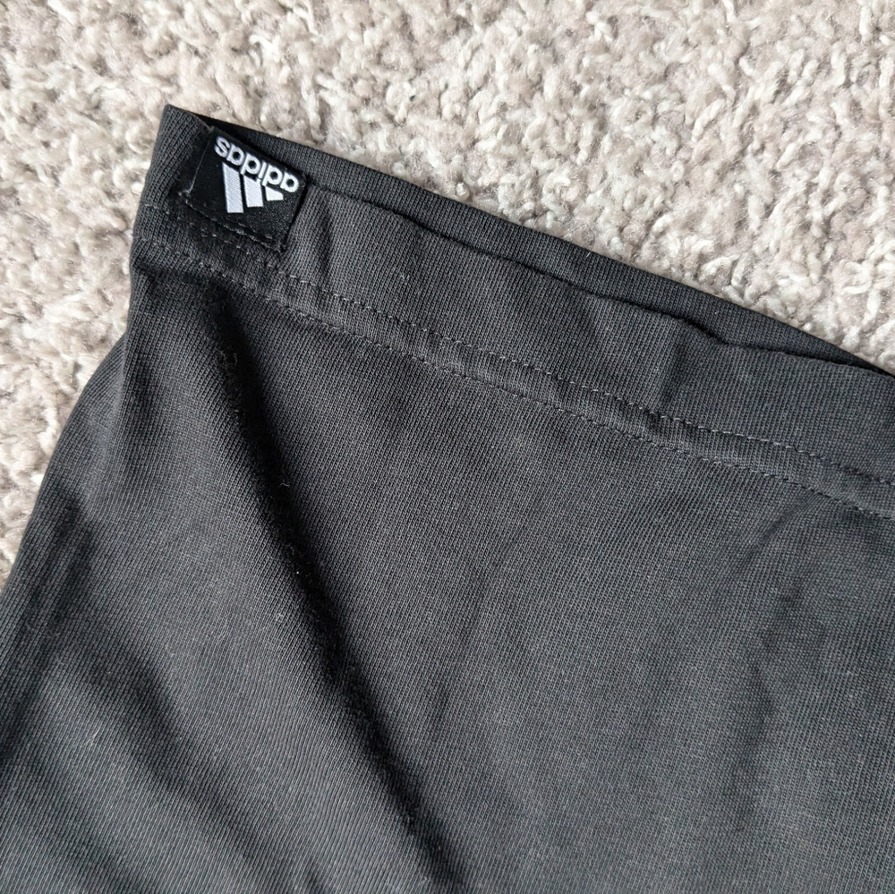 Adidas - Picture 2 of 3